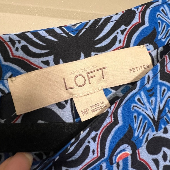 LOFT Long Sleeve Boatneck Button Cuff Blouse - Size Medium Petite - Picture 2 of 7